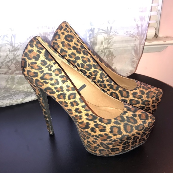 Cheetah print heels - Picture 3 of 4